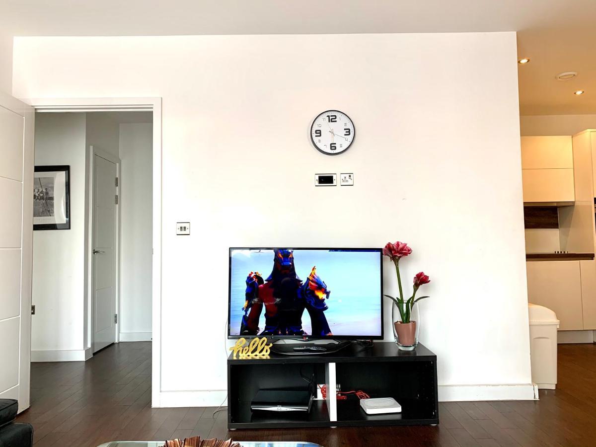 2-bedrooms Modern Next To Velodrome, Lounge, Balcony, Parking, Abba Apartamento Londres
