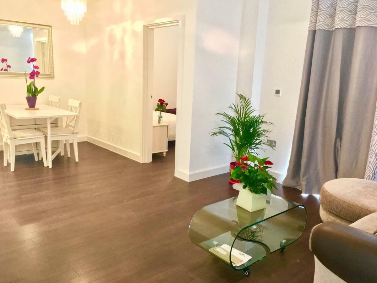 2-bedrooms Modern Next To Velodrome, Lounge, Balcony, Parking, Abba Londres