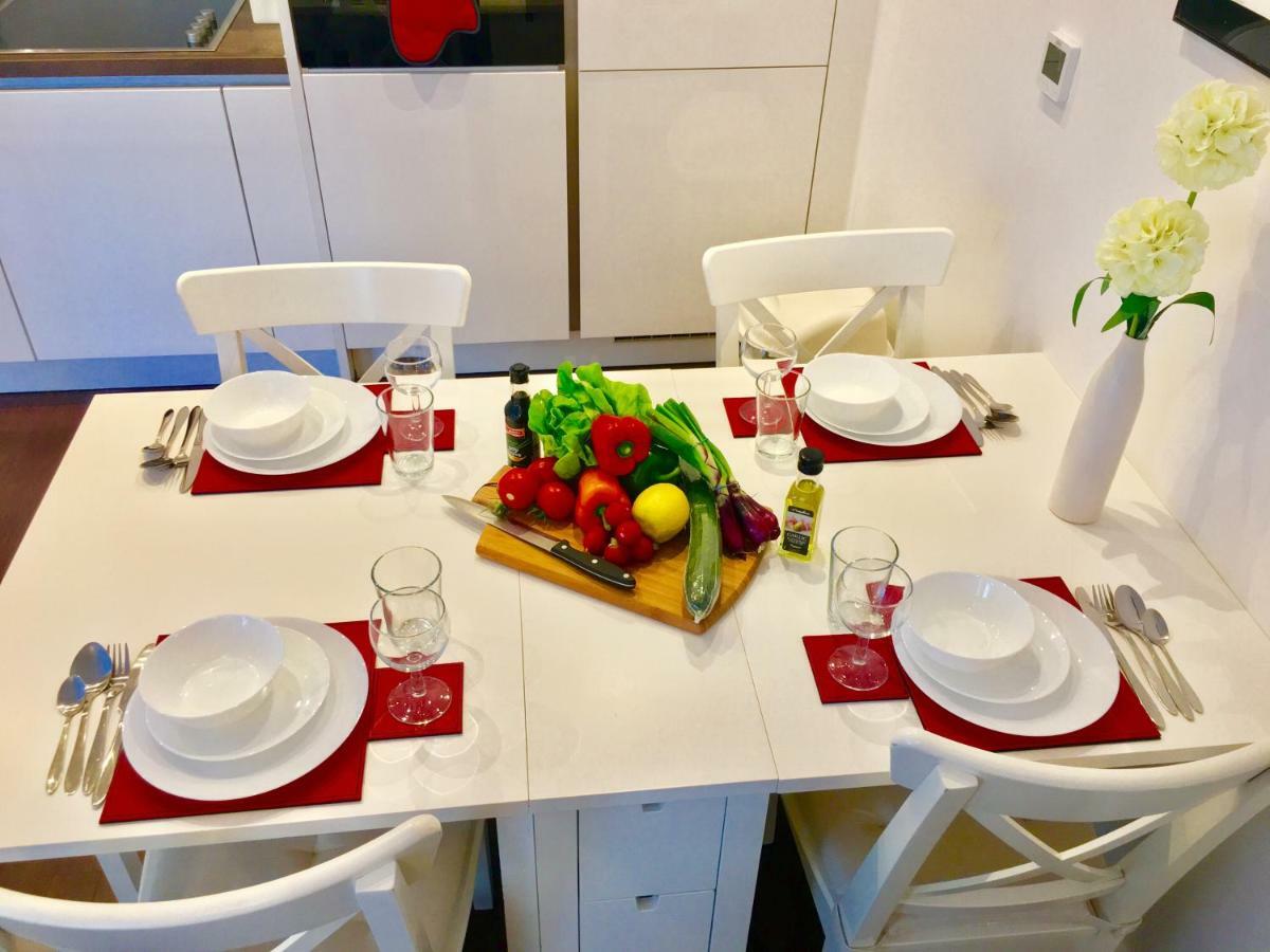 2-bedrooms Modern Next To Velodrome, Lounge, Balcony, Parking, Abba * Londres