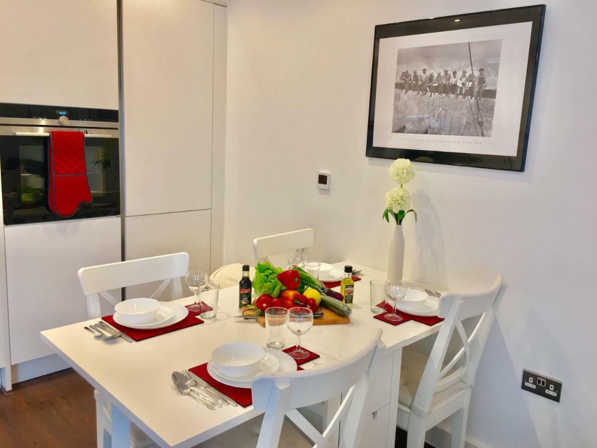 2-bedrooms Modern Next To Velodrome, Lounge, Balcony, Parking, Abba Londres