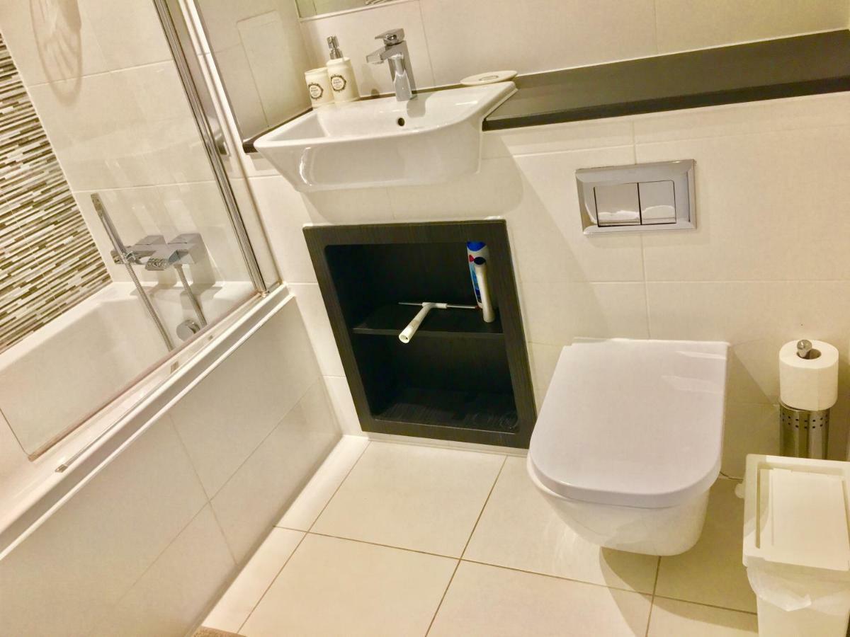 2-bedrooms Modern Next To Velodrome, Lounge, Balcony, Parking, Abba Apartamento Londres