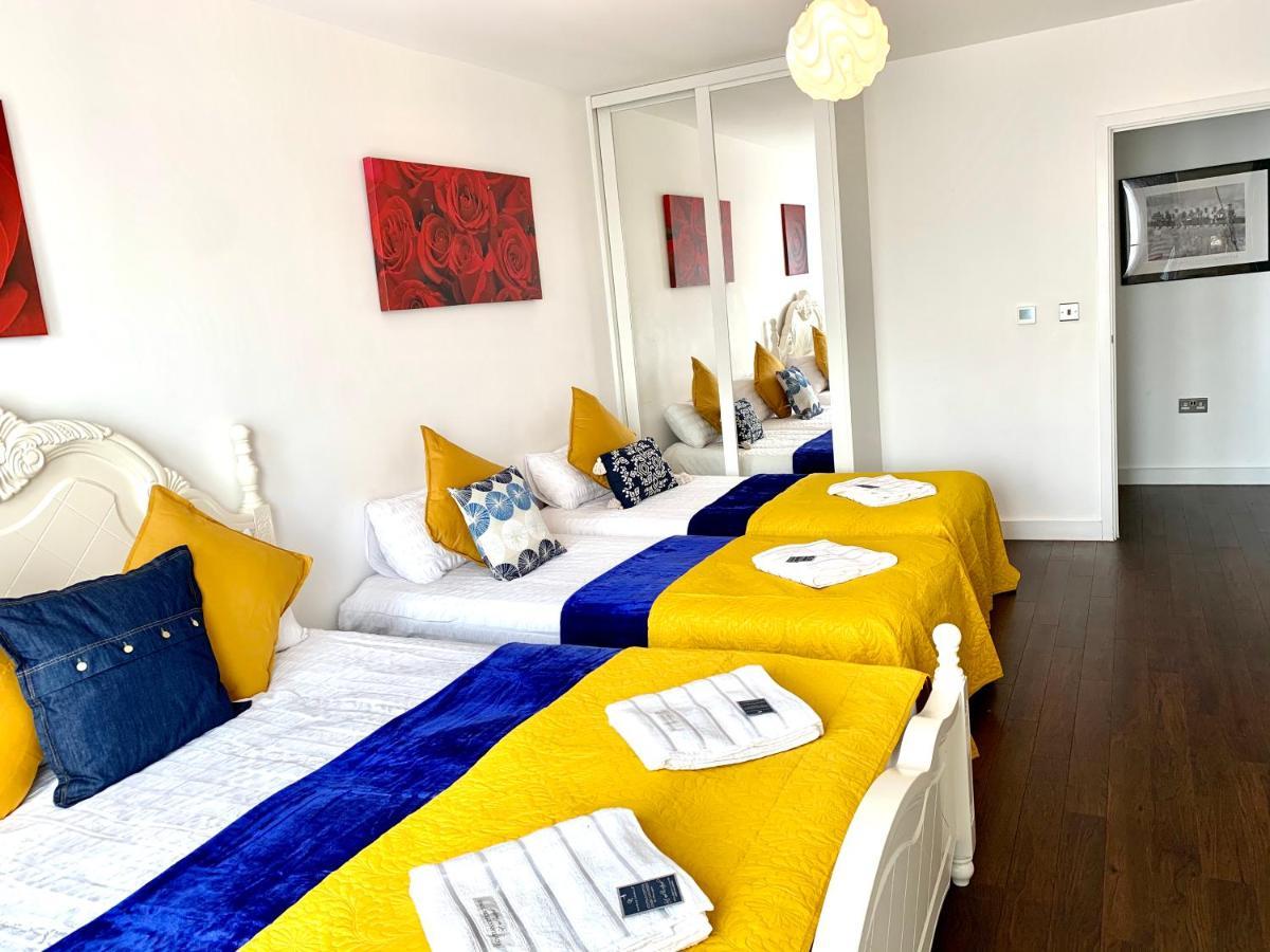 2-Bedrooms Modern Apartment Next To Velodrome, Lounge, Balcony, Parking, Abba Appartement Londres